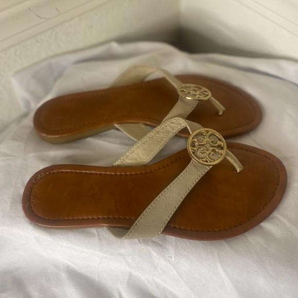 LOT OF SANDALS SIZE 8 - Picture 6 of 9